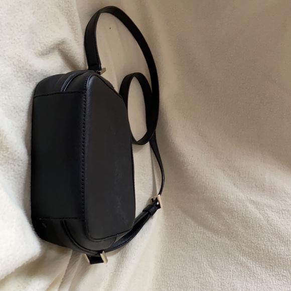 Kate Spade cross body purse.Good condition, only used a few times. 7.4”x4.9” - Picture 5 of 5